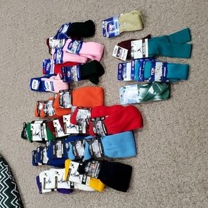 33 pair of athletic socks CAN SELL SMALLER AMOUNTS